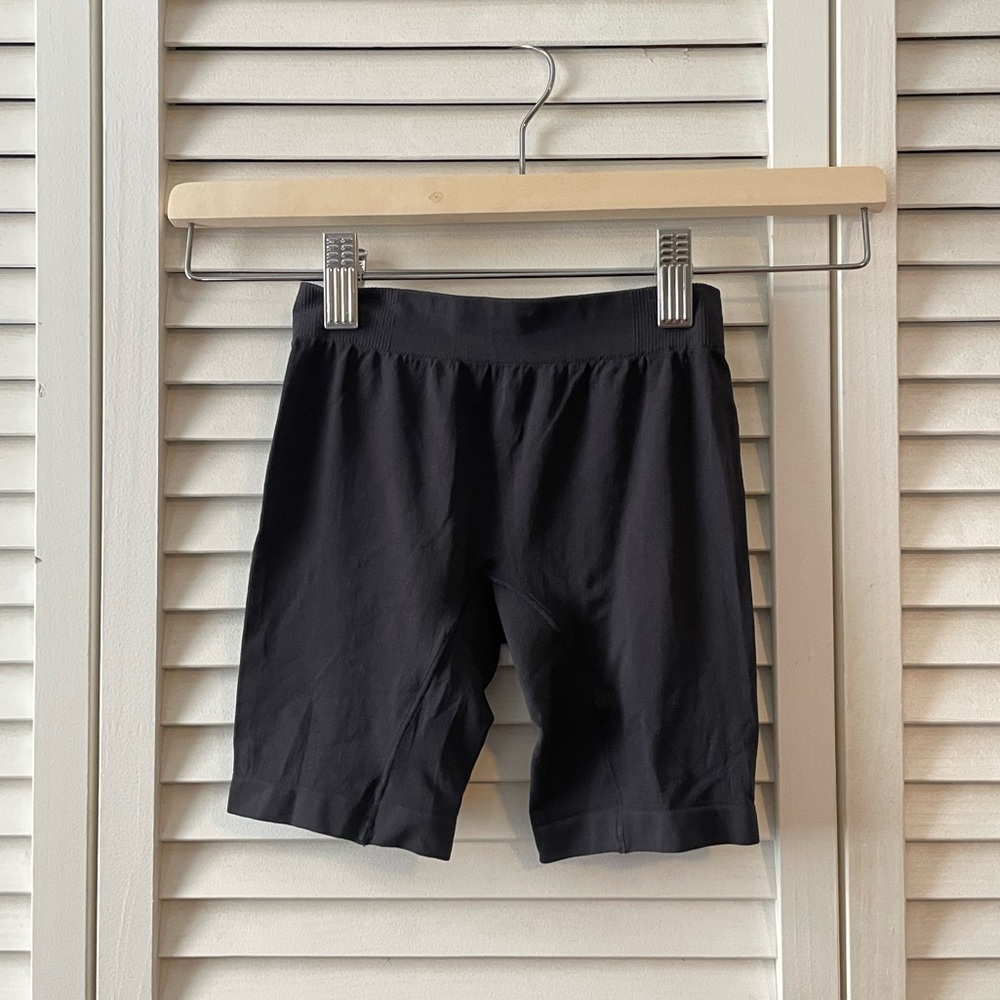 NWT Thigh Society Cooling 5” Short in Black Size XS/S